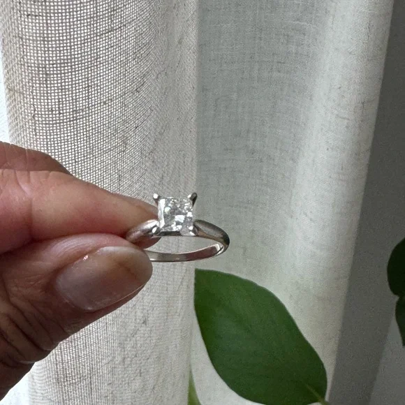 14K White Gold Diamond Wedding Ring - Engagement Ring - Picture 8 of 12